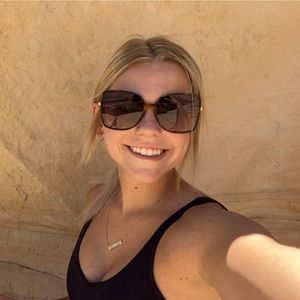 Meet your Posher, Taylor